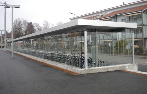 Vogelschutzstreifen, Bahnhof Fraubrunnen.jpg